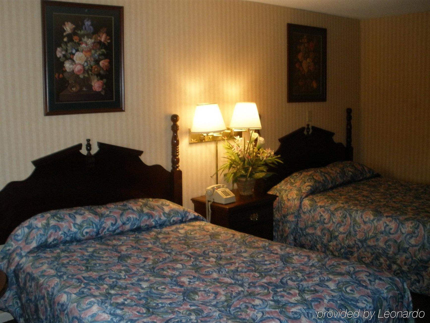 Home Town Inn Flint Room photo
