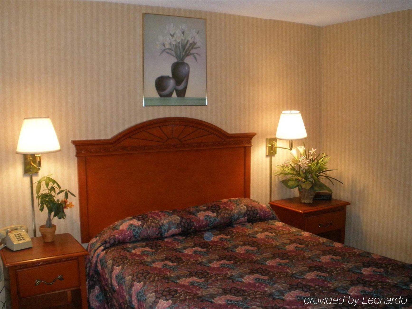 Home Town Inn Flint Room photo